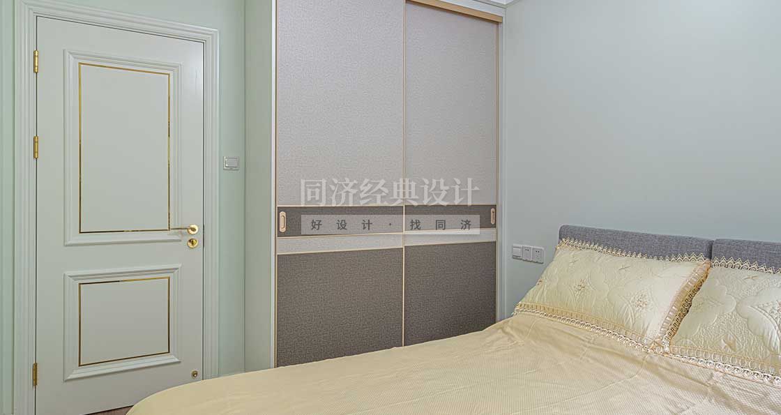 兒童房：采用淺綠色，顯得小清新且現(xiàn)代。